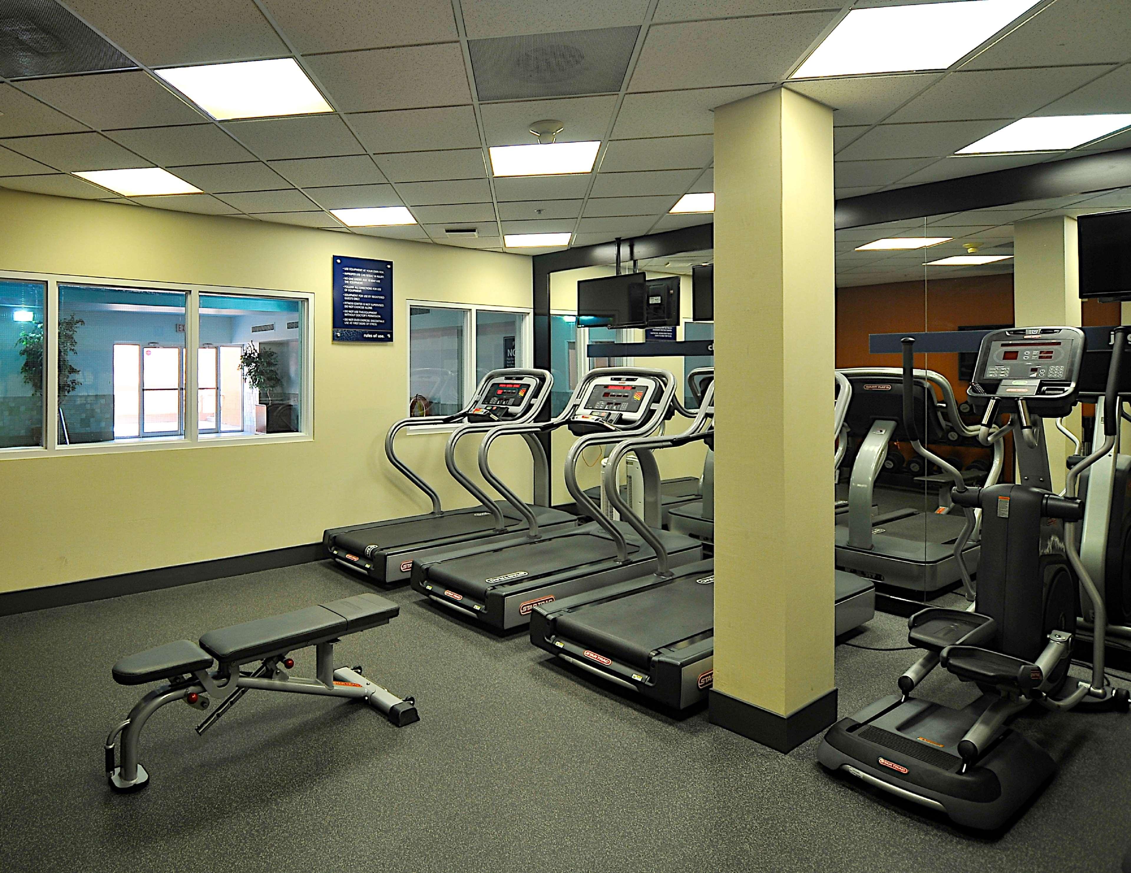 Hampton Inn & Suites By Hilton Calgary-Airport Екстериор снимка