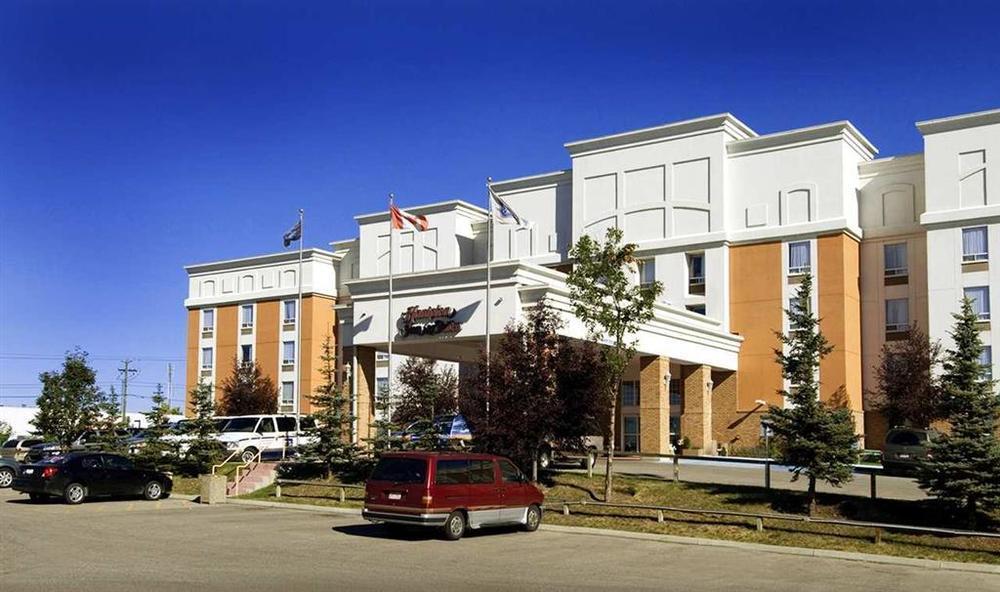 Hampton Inn & Suites By Hilton Calgary-Airport Екстериор снимка