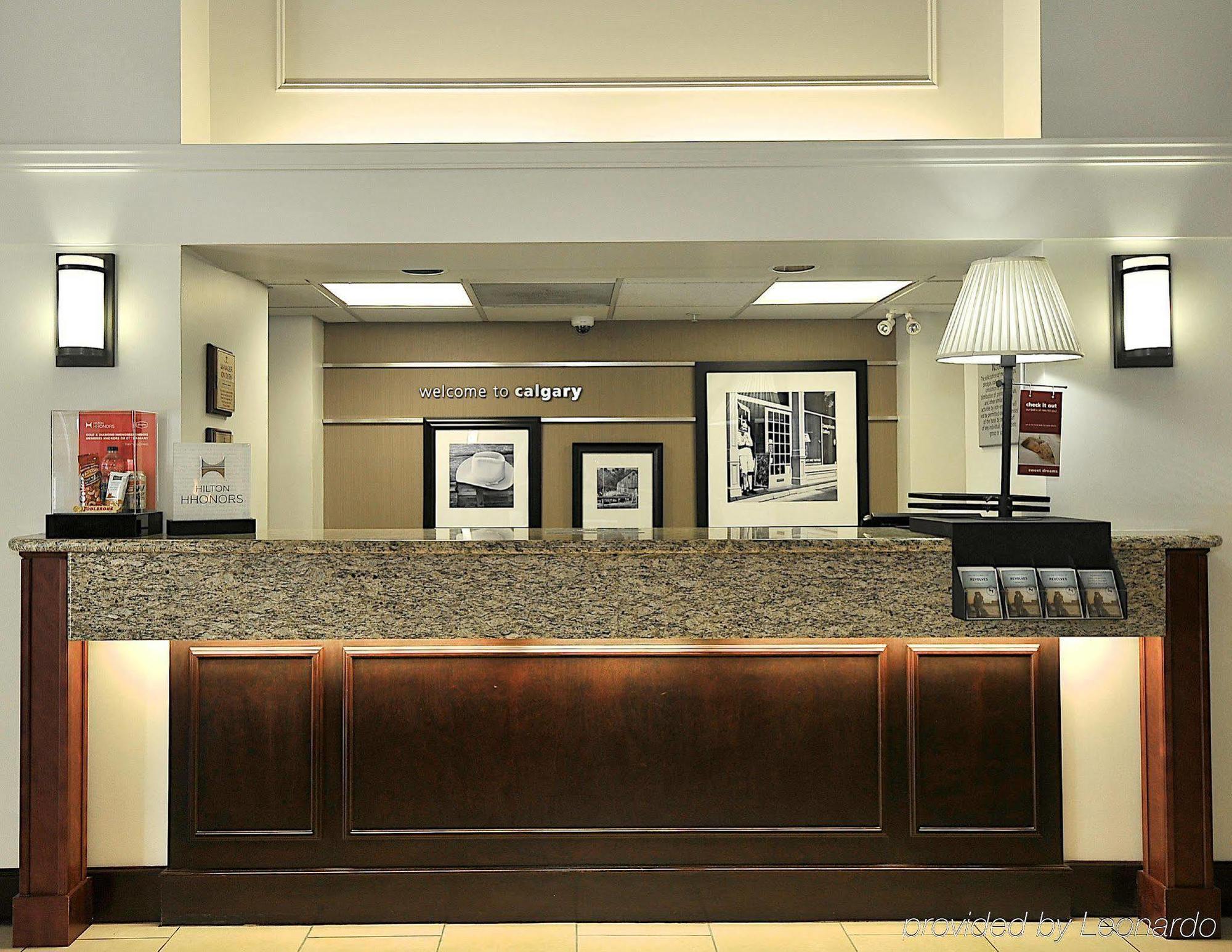Hampton Inn & Suites By Hilton Calgary-Airport Екстериор снимка